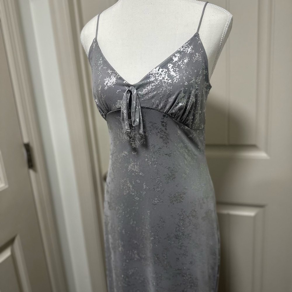Elegant silver maxi dress - Picture 3 of 5